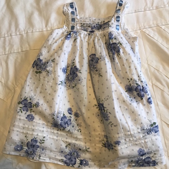 Bundle of 2t Dresses - Picture 2 of 5